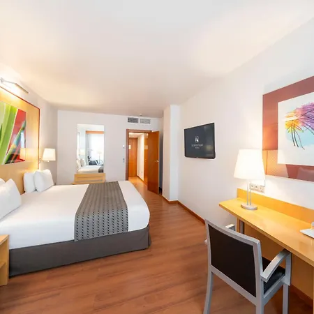 Eurostars Centrum فندق 4*