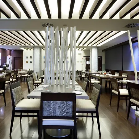 Eurostars Centrum 4* لقنت