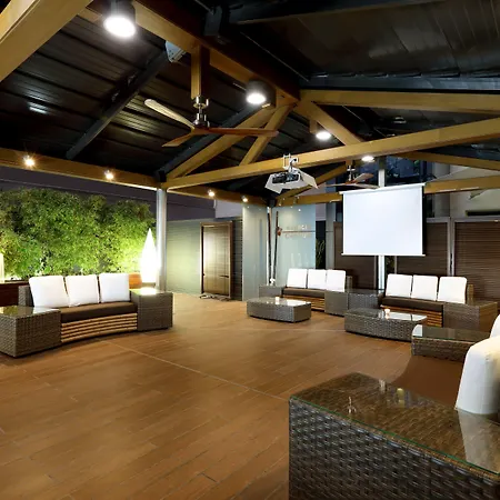 Eurostars Centrum لقنت