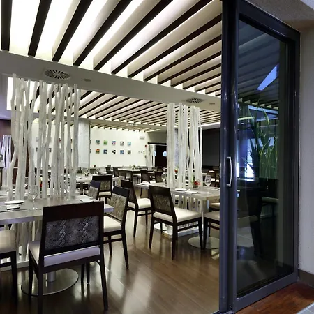 Eurostars Centrum 4* لقنت